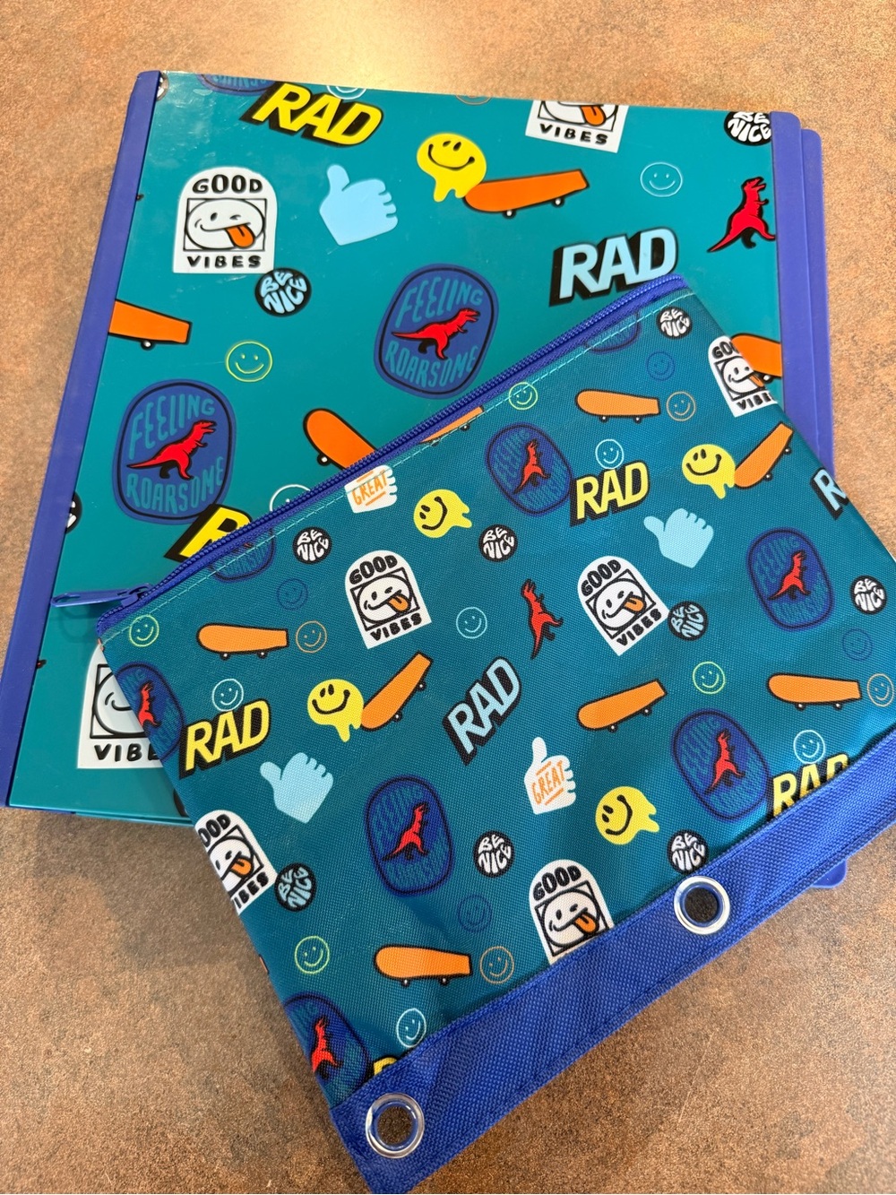 Kids 3 ring binder with matching zippered pouch